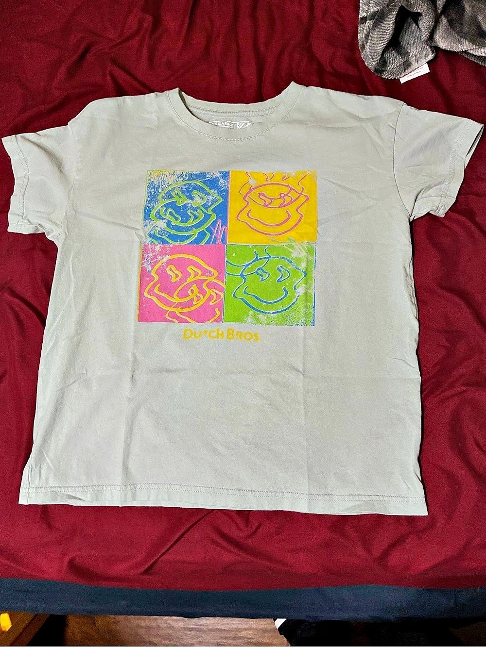 Dutch Bros Pop Art Smiley Face Graphic Tee Medium